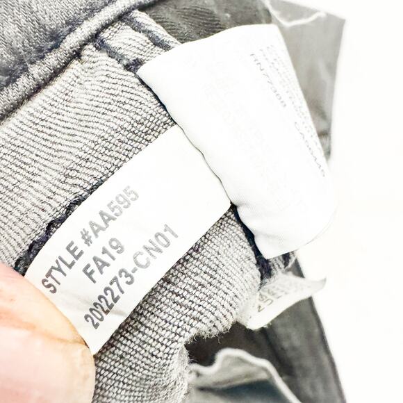 Madewell Stovepipe Gray Wash Straight Leg Denim Jeans Raw Hem Size 26 AA595 - Picture 8 of 9